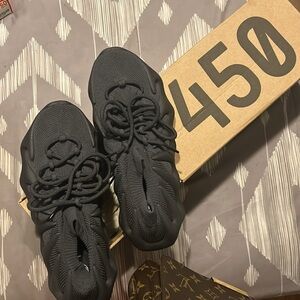 Yeezy 450 (Adidas)